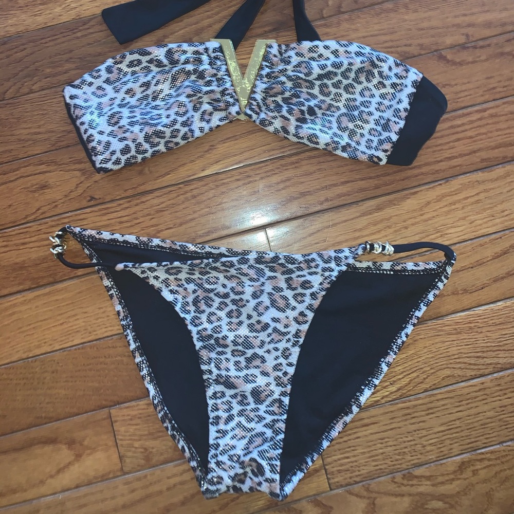 Beautiful bikini - Picture 10 of 11